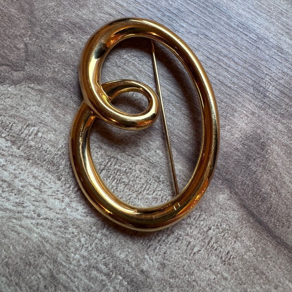 Monet Gold Plated Swirl Pretzel or B Brooch Pin Classic Vintage Collectible